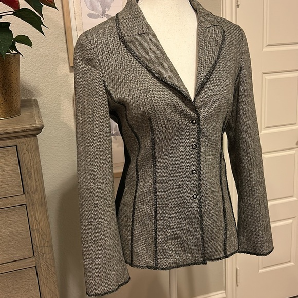 bebe | Black White Herringbone Wool Blend Blazer | Made in USA | 6 - Picture 4 of 12